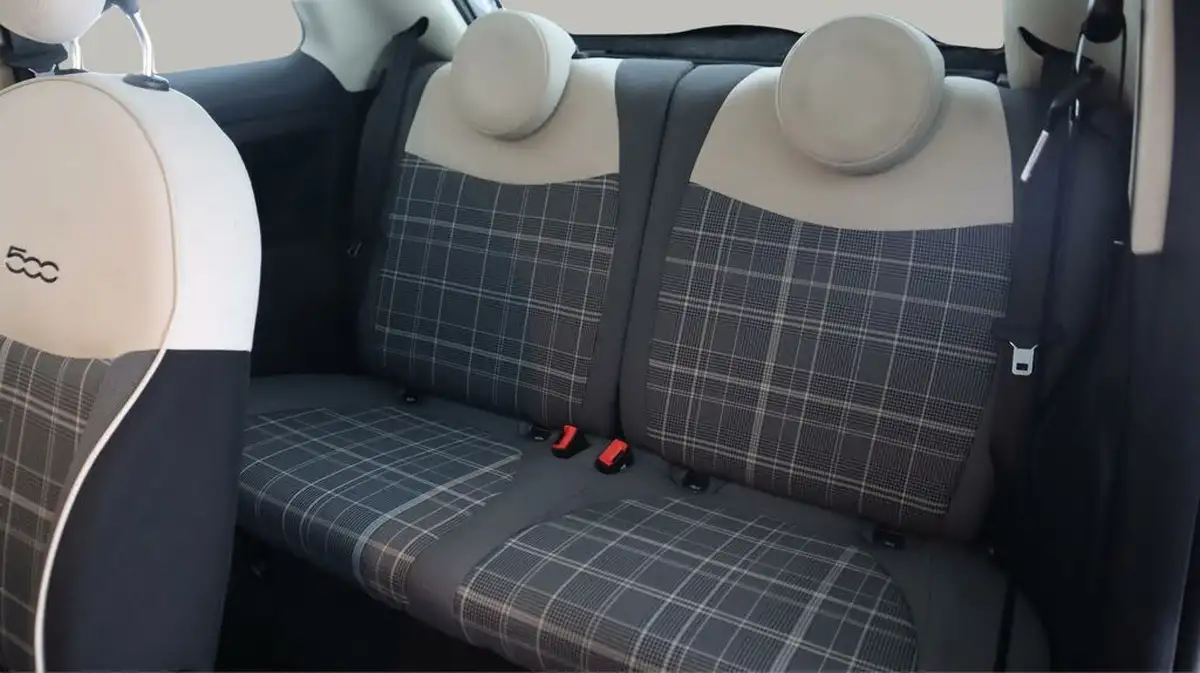 2021-fiat-500-10-lounge-big-15