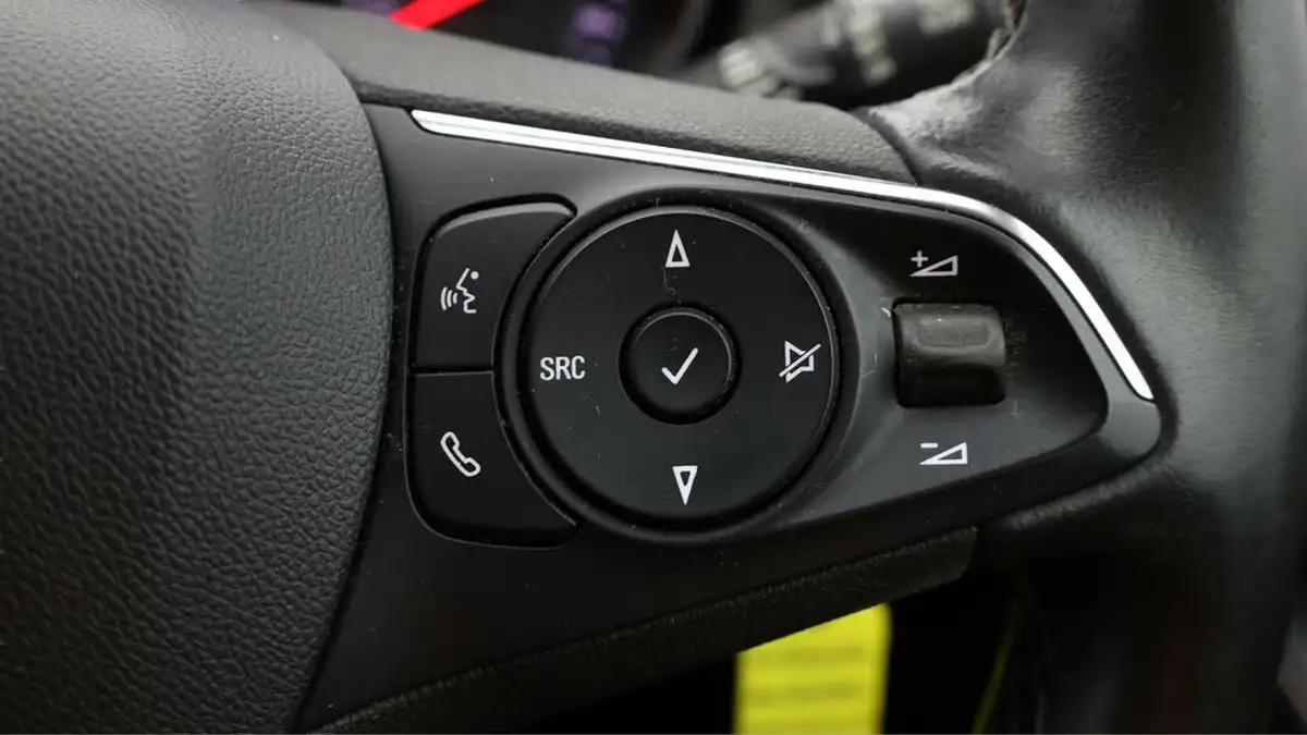 2019-vauxhall-grandland-x-15td-sport-nav-big-23