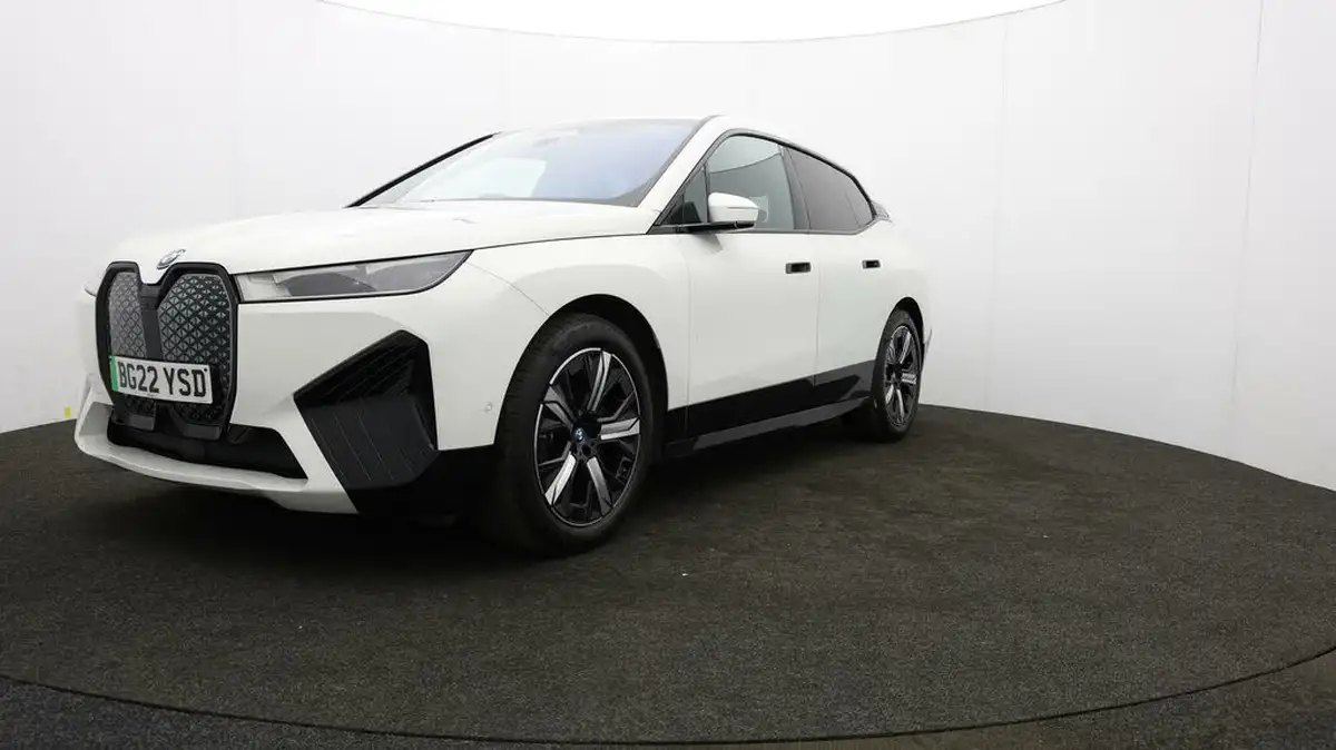 2022-bmw-ix-e-xdrive-40-m-sport-big-58
