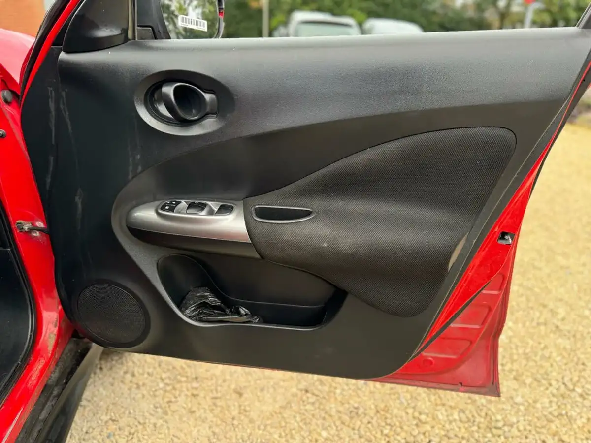 2015-nissan-juke-16-visia-big-24