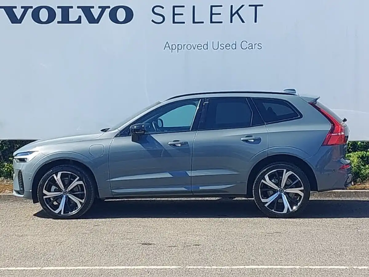 2024-volvo-xc60-20-t8-ultimate-dark-big-3