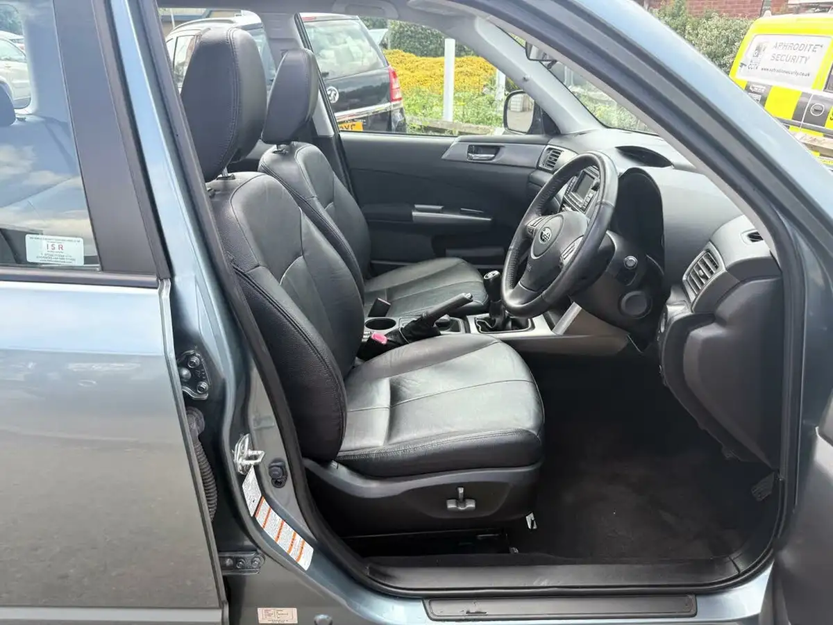 2011-subaru-forester-20-xs-big-22