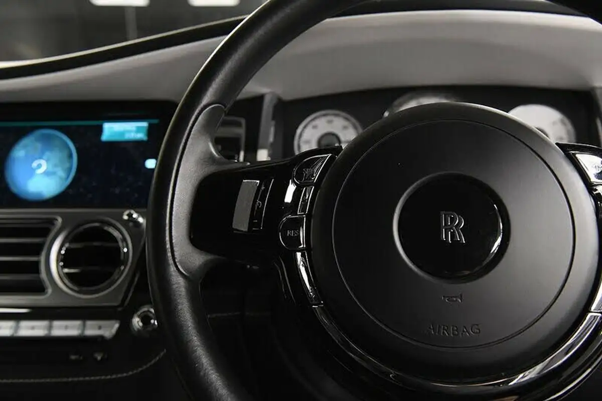 2017-rolls-royce-wraith-66-no-trim-big-23