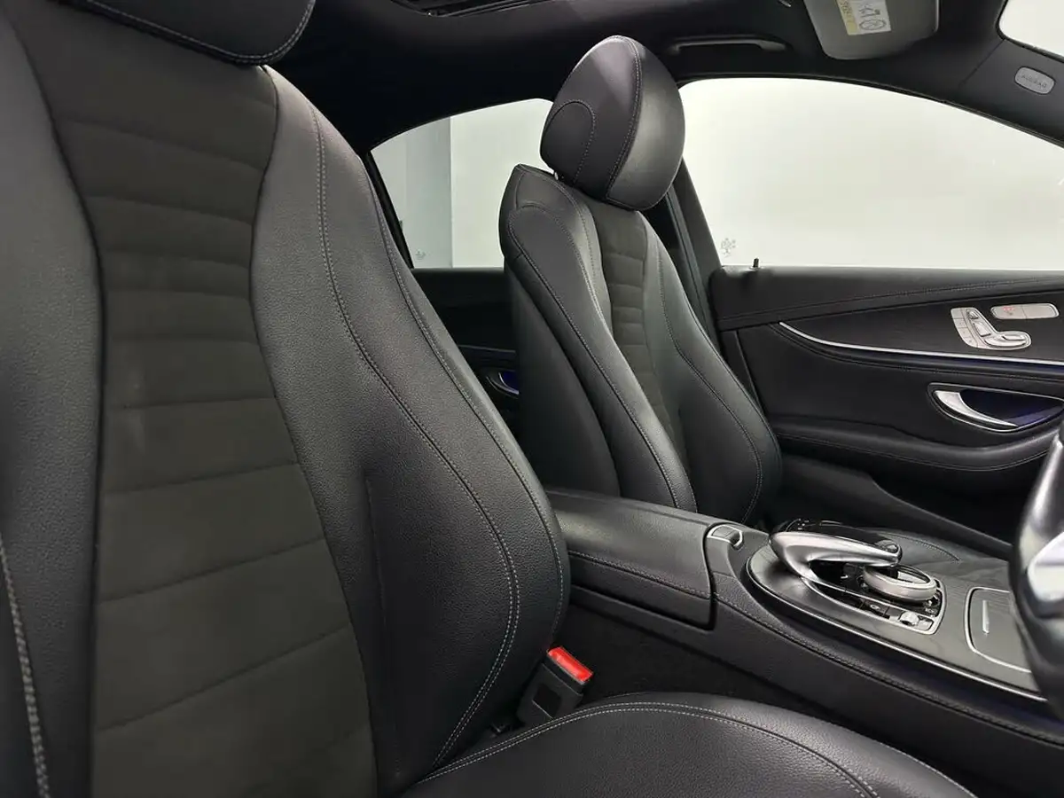 2020-mercedes-benz-e-class-20d-e300d-amg-line-edition-premium-plus-saloon-4d-big-31