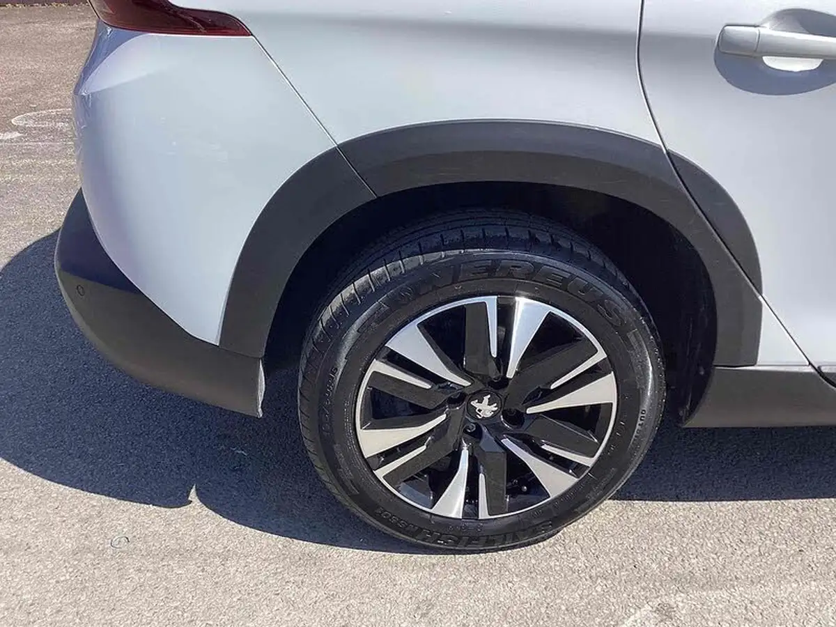 2018-peugeot-2008-suv-12-puretech-allure-82bhp-big-23