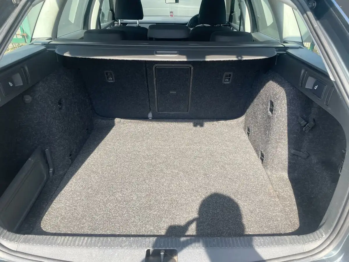 2016-skoda-octavia-20tdi-se-estate-big-11