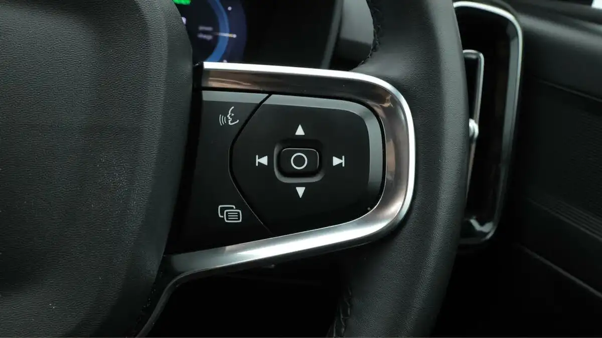 2023-volvo-xc40-e-recharge-core-228bhp-big-25