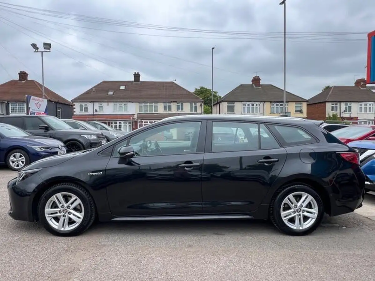 2021-toyota-corolla-20-vvt-i-icon-tech-touring-sports-big-22