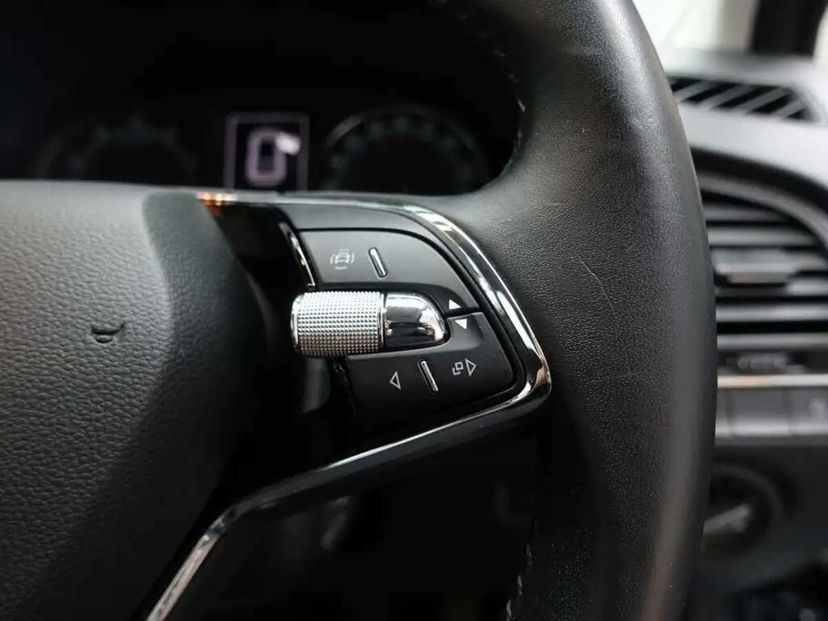 2021-skoda-fabia-10-mpi-se-big-15