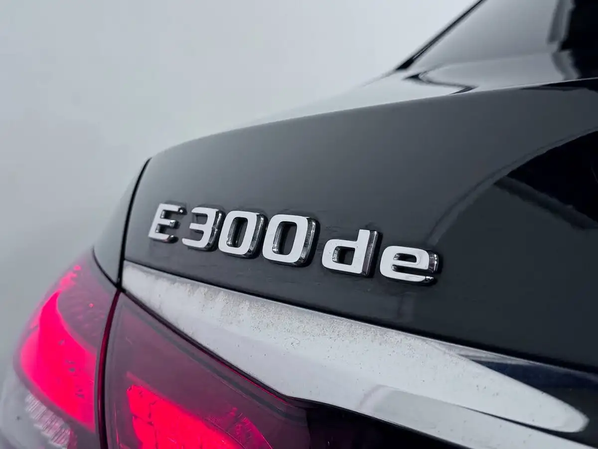 2021-mercedes-benz-e-class-20d-e300de-amg-line-edition-eq-power-saloon-4d-big-8