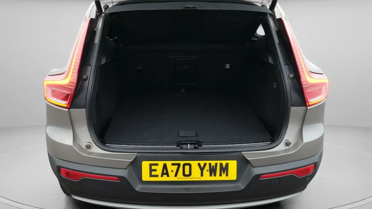 2020-volvo-xc40-20-b4-inscription-pro-big-17