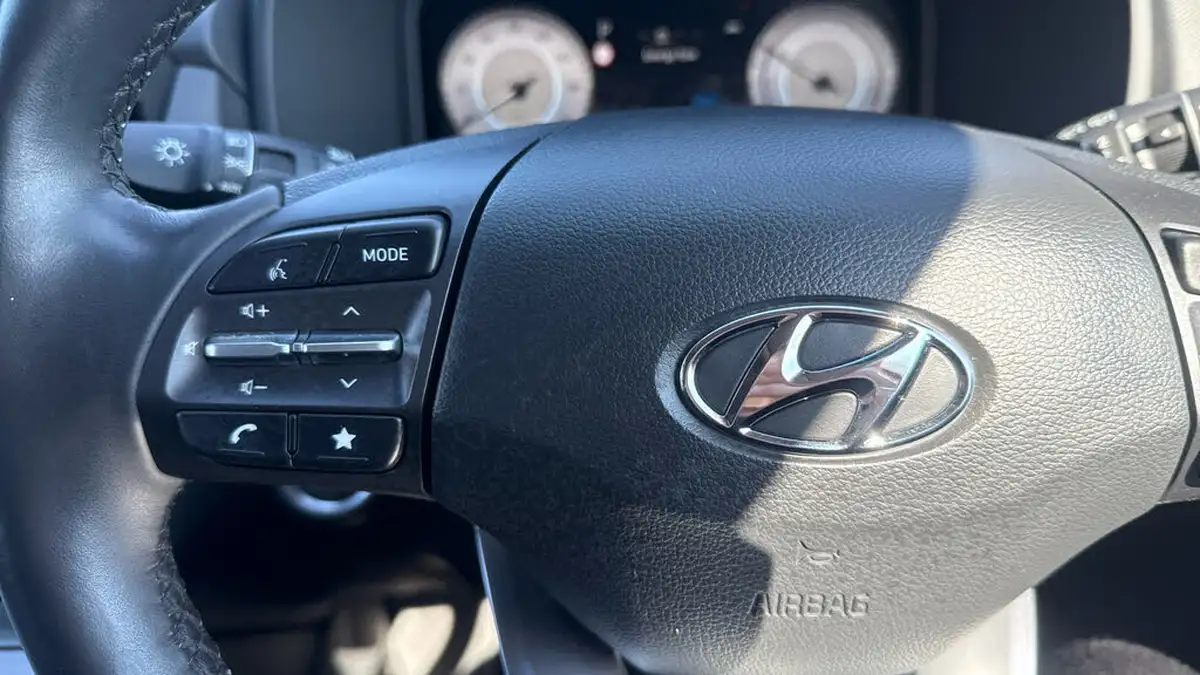 2022-hyundai-kona-e-ultimate-big-22