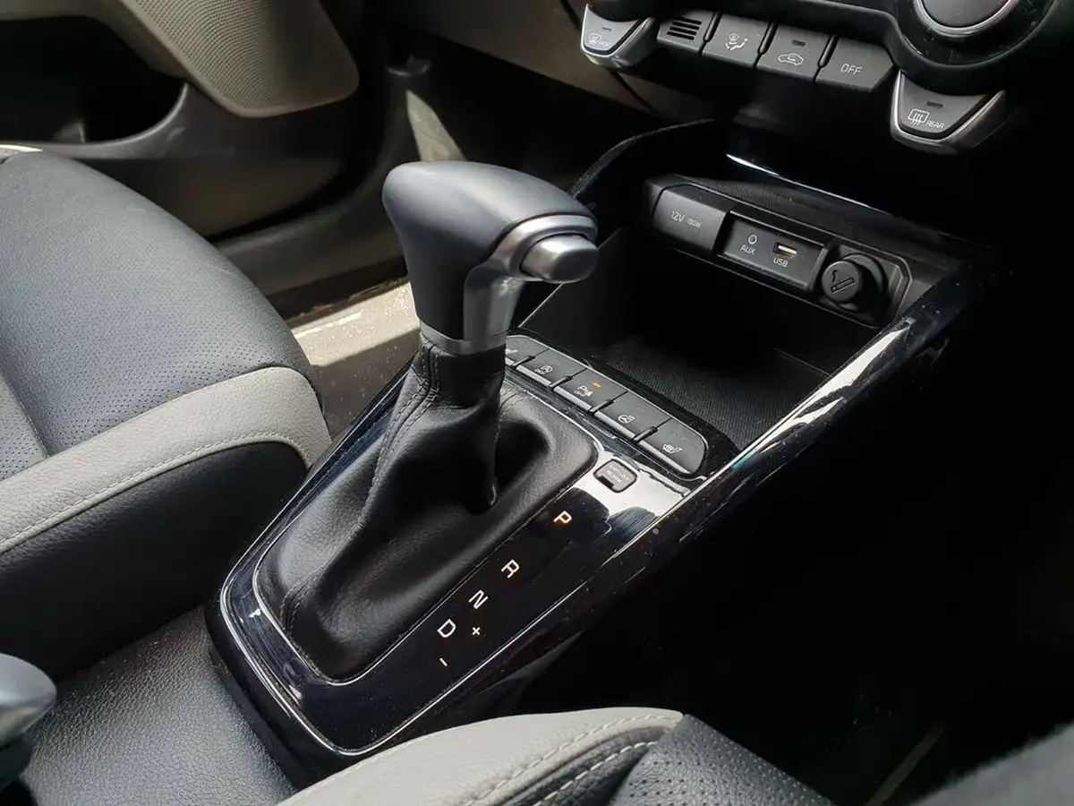2019-kia-stonic-10-t-gdi-4-dct-big-18