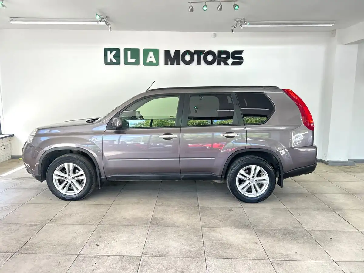 2013-nissan-x-trail-20td-acenta-big-1