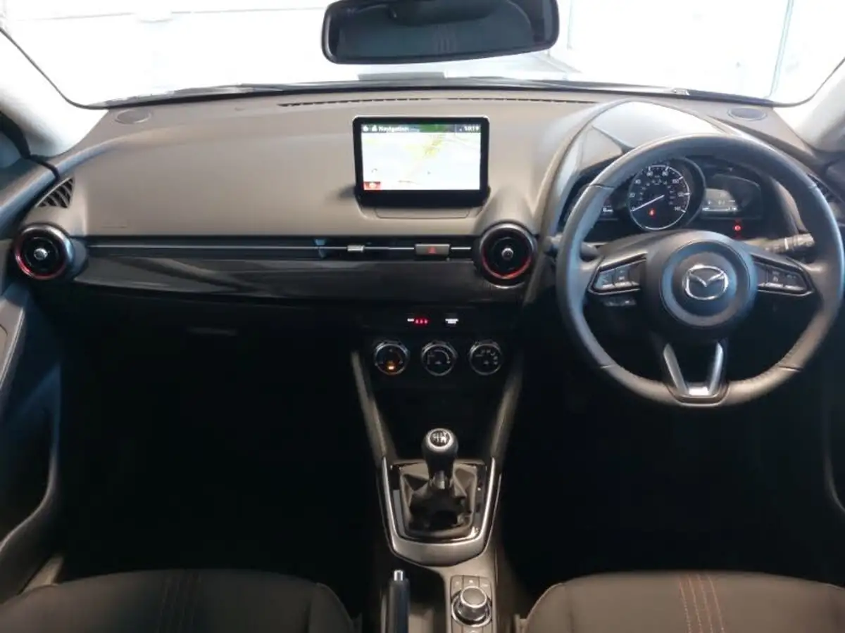 2024-mazda-mazda2-15-e-skyactiv-g-homura-big-2