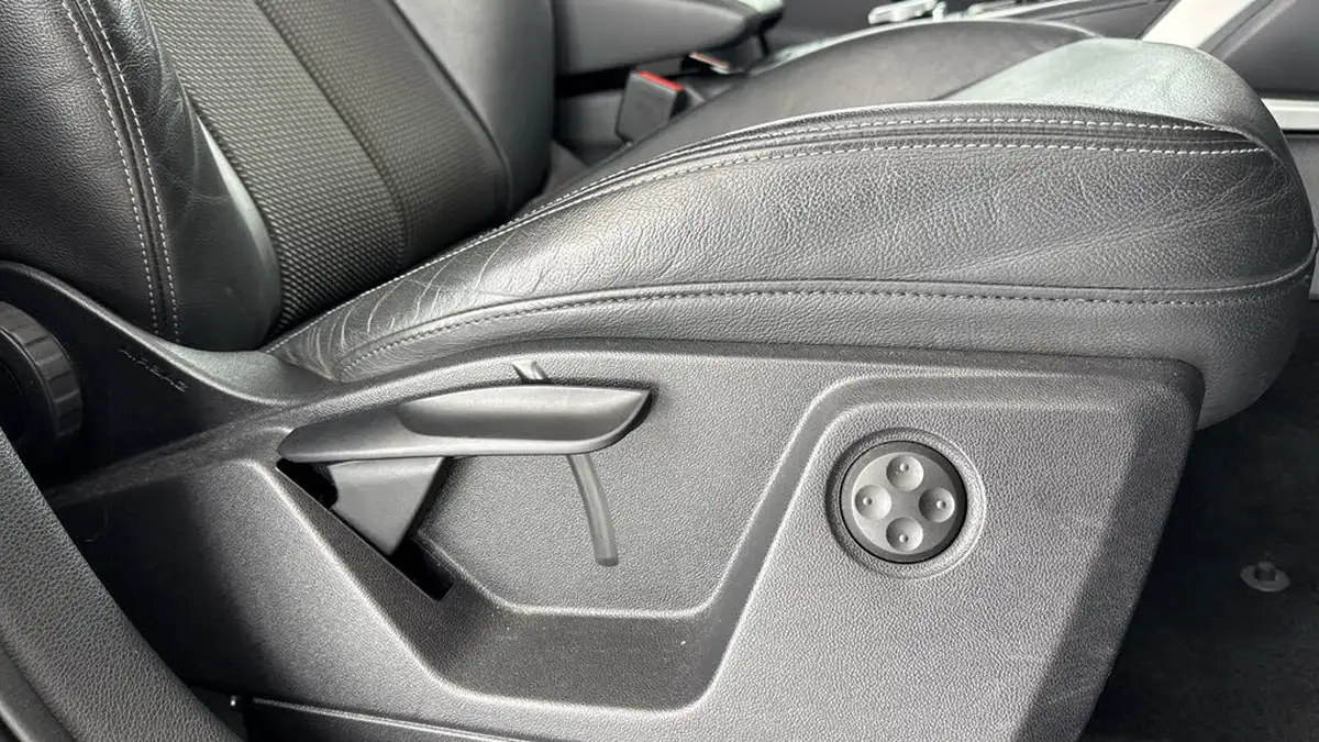 2021-audi-q2-10-30-tfsi-s-line-big-25