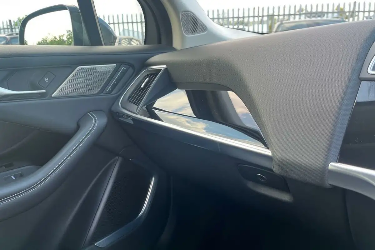 2019-jaguar-i-pace-ev400-hse-big-30