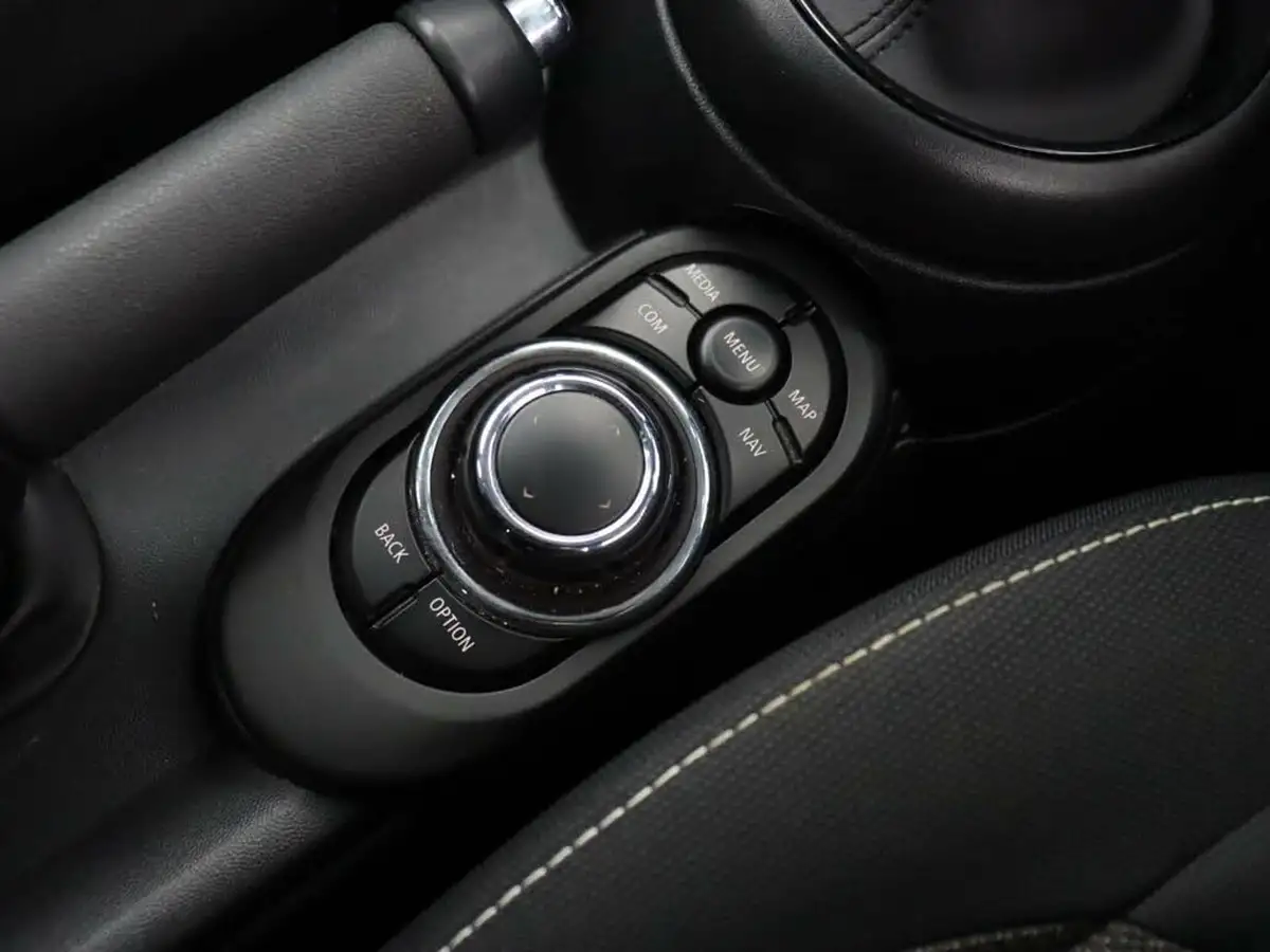 2021-mini-cooper-15-cooper-classic-hatchback-5d-auto-big-31