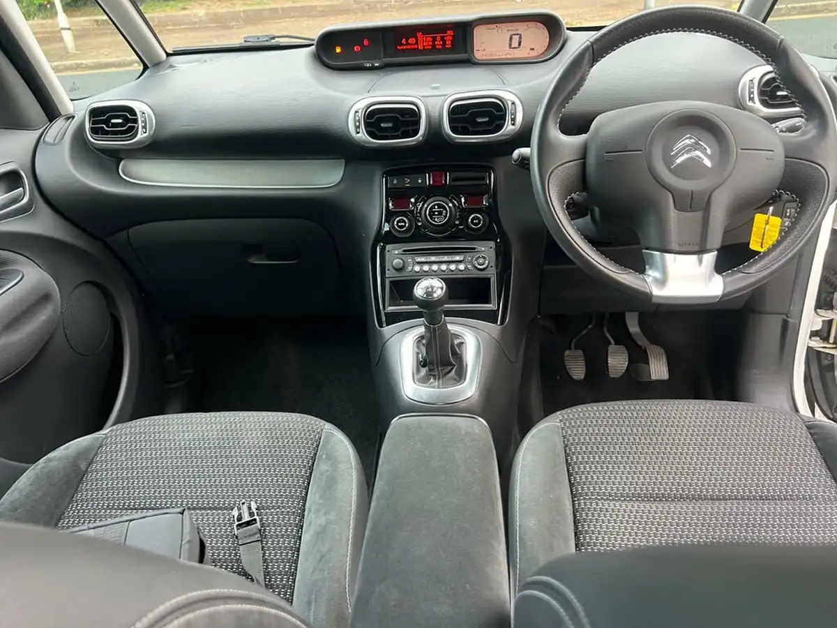 2016-citroen-c3-picasso-12-puretech-platinum-big-8