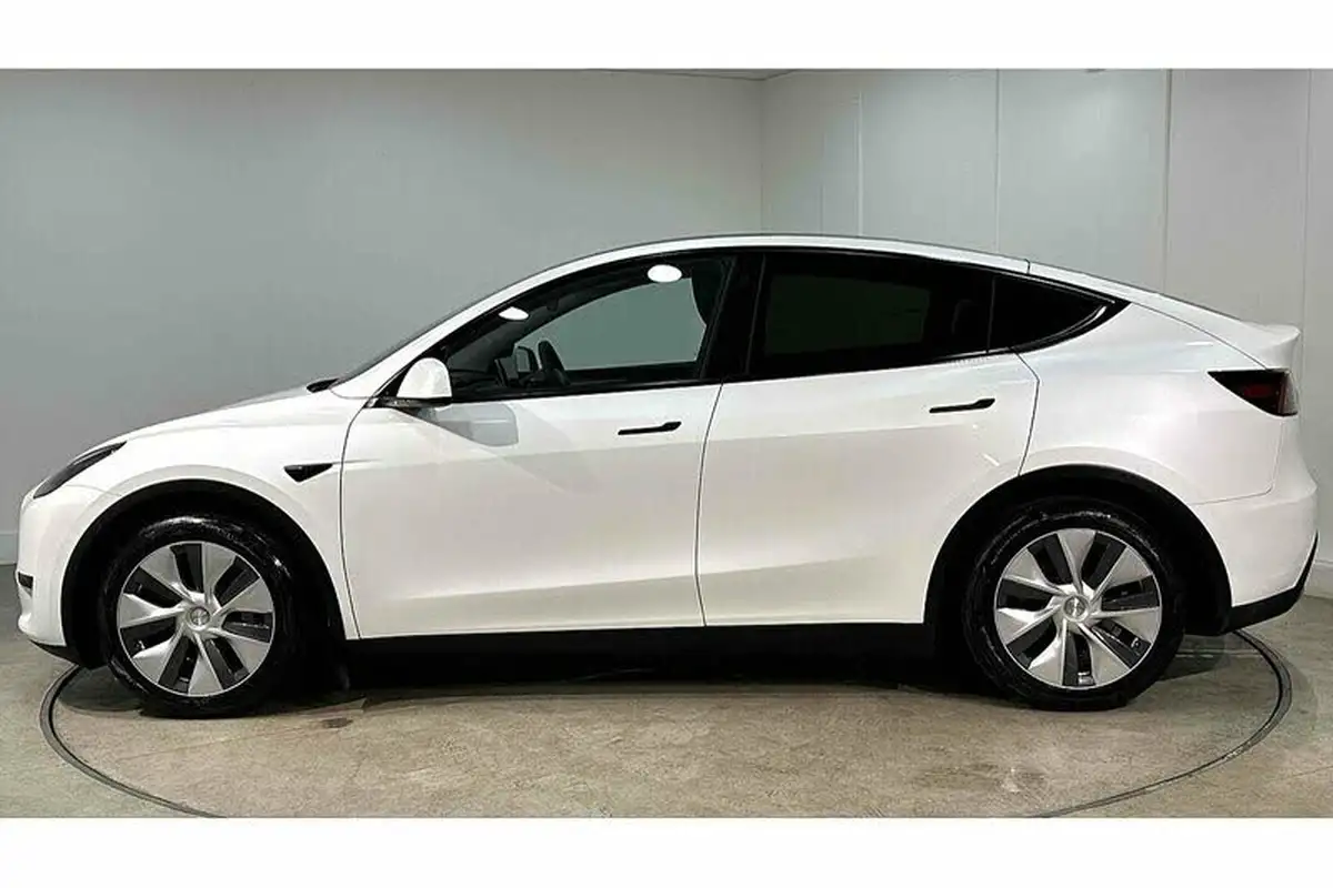 2023-tesla-model-y-e-rwd-big-6
