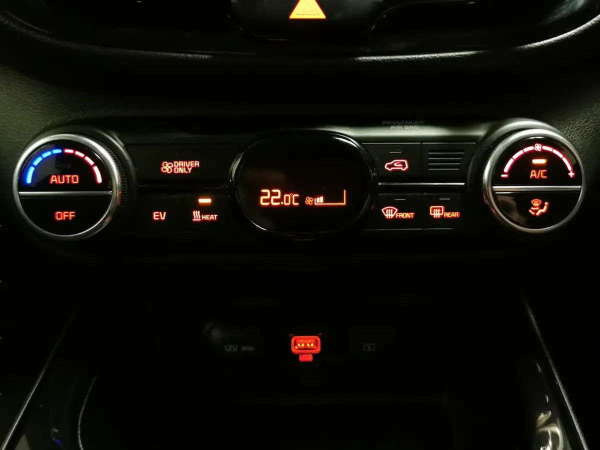 2022-kia-soul-ev-maxx-big-23