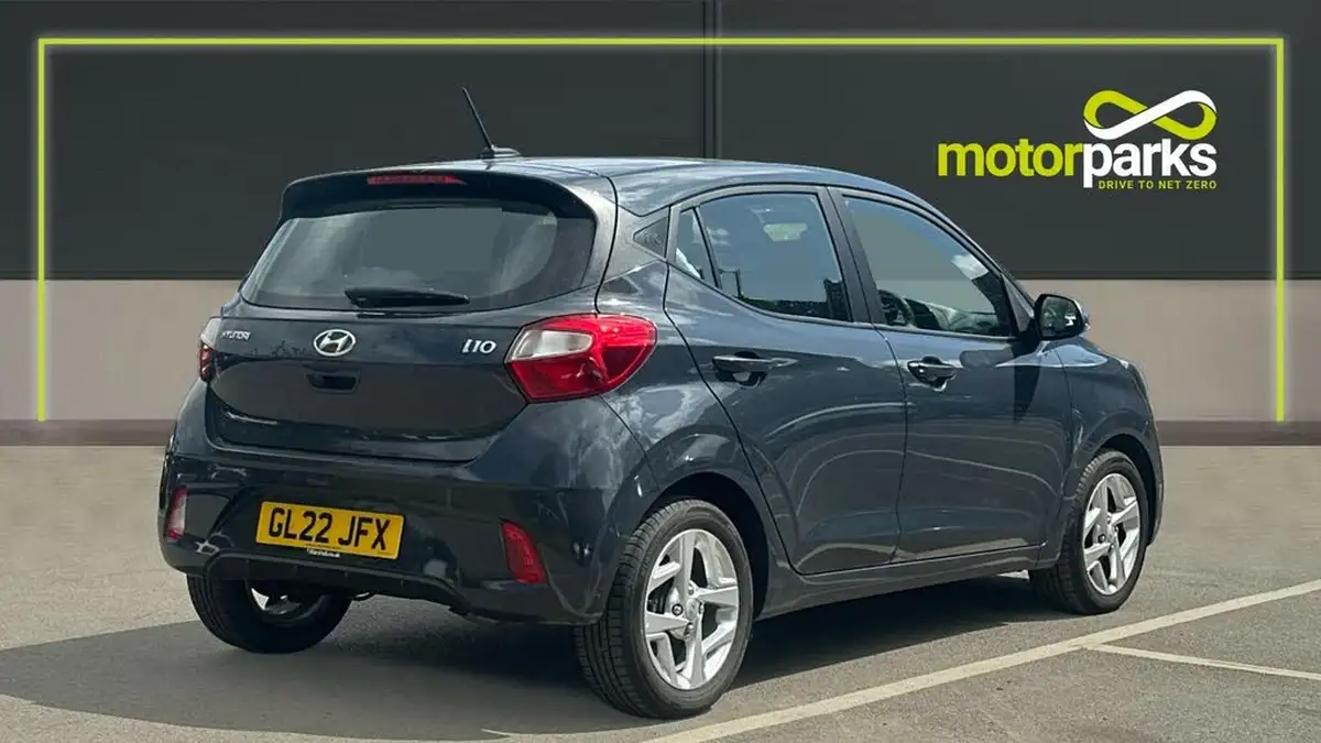 2022-hyundai-i10-12-se-connect-auto-big-2