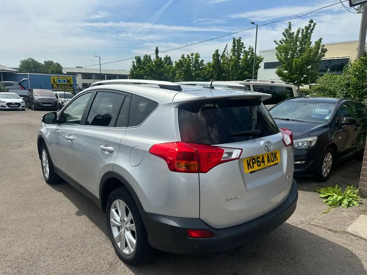 2014-toyota-rav4-20td-invincible-awd-nav-big-3