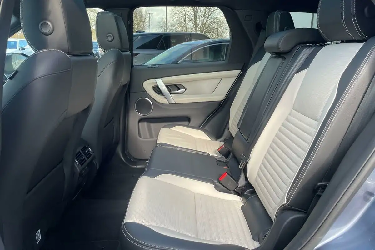 2022-land-rover-discovery-sport-20-d200-urban-edition-big-54