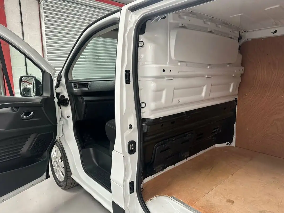 2023-nissan-primastar-20dci-tekna-30-l2h1-130pseu6d-panel-big-24