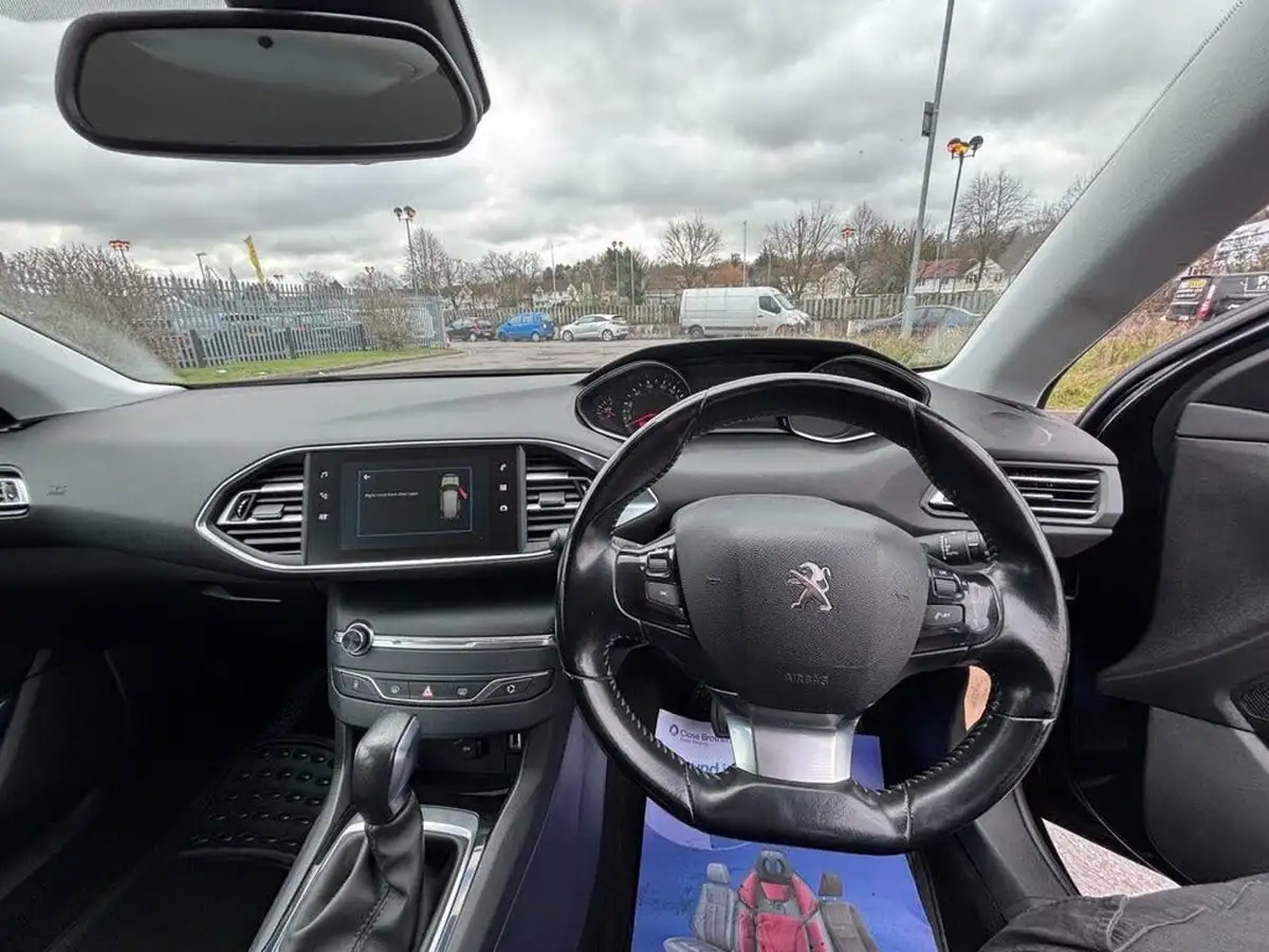 2018-peugeot-308-12-puretech-active-130bhp-eat6-big-19