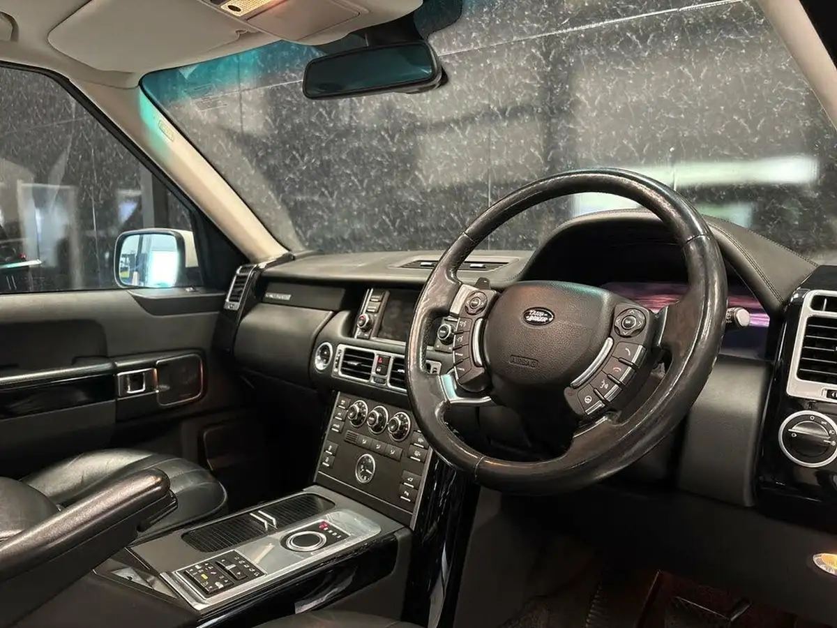 2011-land-rover-range-rover-44td-vogue-big-1