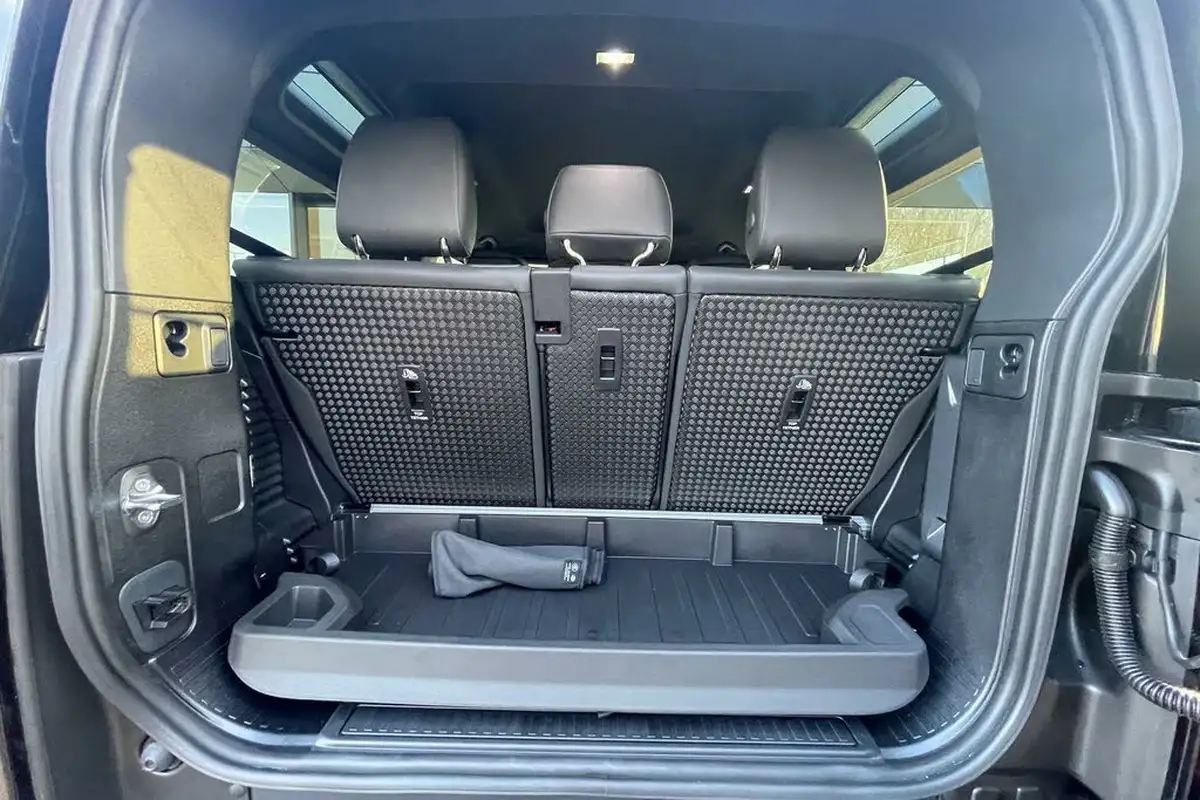 2024-land-rover-90-defender-30-d350-x-dynamic-se-big-38