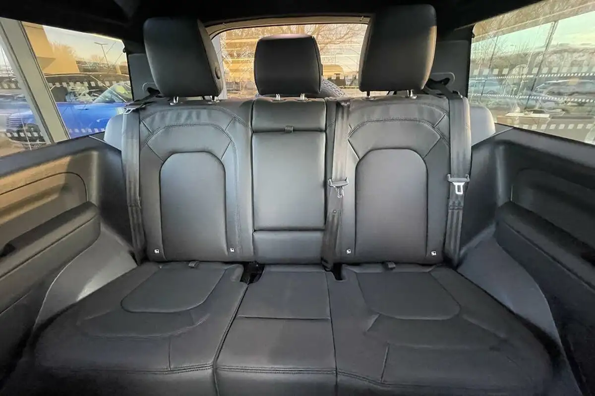 2024-land-rover-90-defender-30-d350-x-dynamic-se-big-10