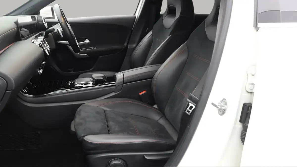 2019-mercedes-benz-a-class-20-a250-amg-line-premium-hatchback-5d-big-13