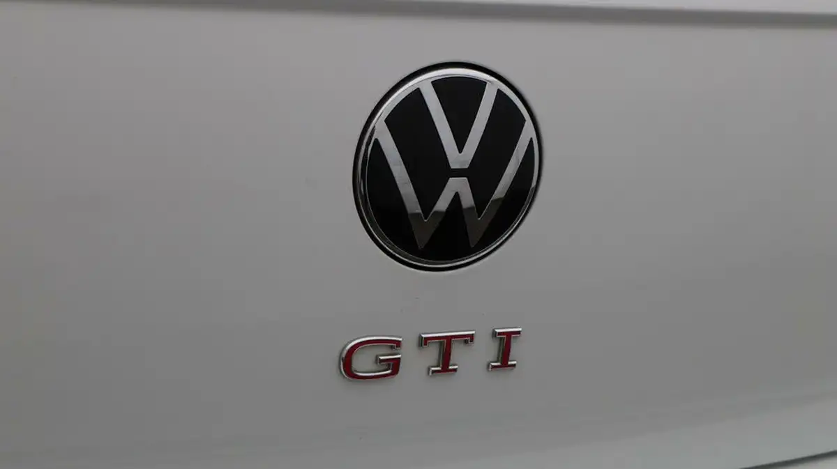 2021-volkswagen-polo-20-tsi-gti-207ps-big-21