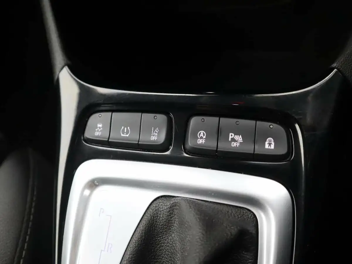 2022-vauxhall-crossland-12-ultimate-130ps-auto-big-30