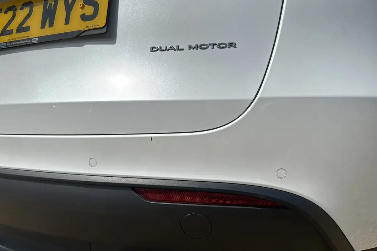 2022-tesla-model-y-e-long-range-big-20