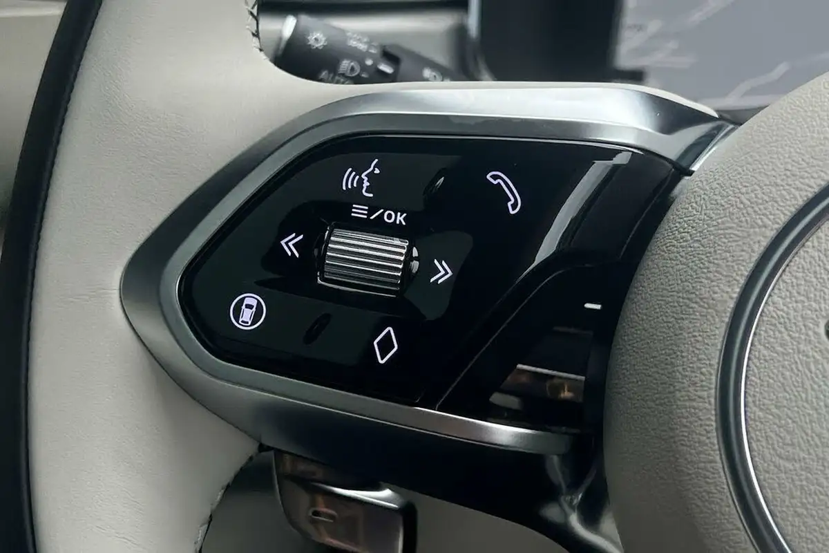 2024-jaguar-f-pace-20-d200-r-dynamic-se-black-90th-anniversary-edition-big-48