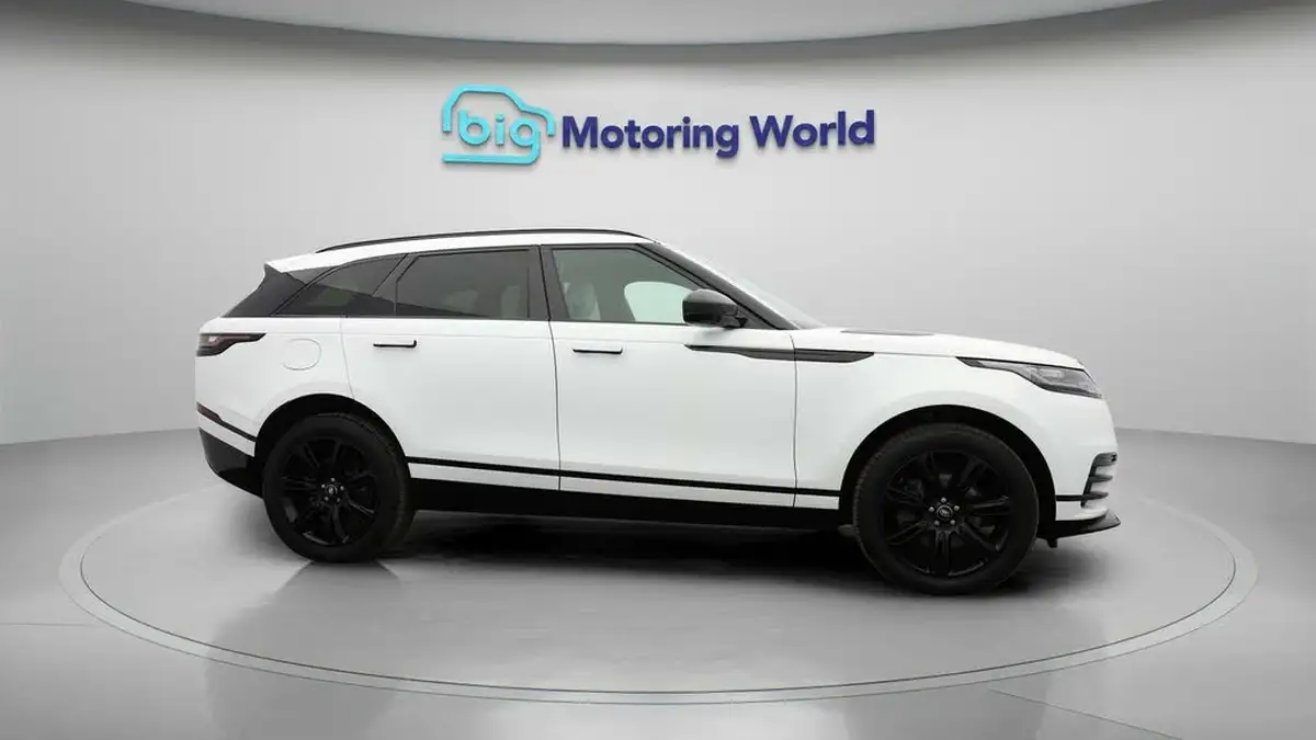 2022-land-rover-range-rover-velar-20-d200-r-dynamic-se-big-7