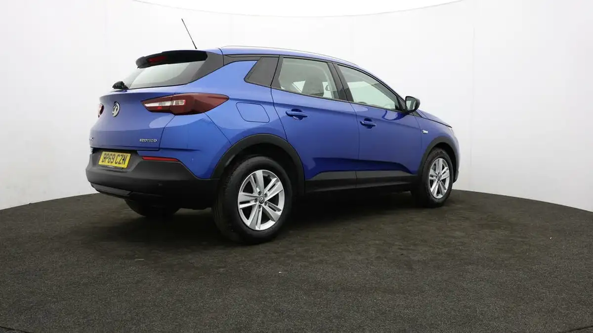 2020-vauxhall-grandland-x-15td-se-big-30
