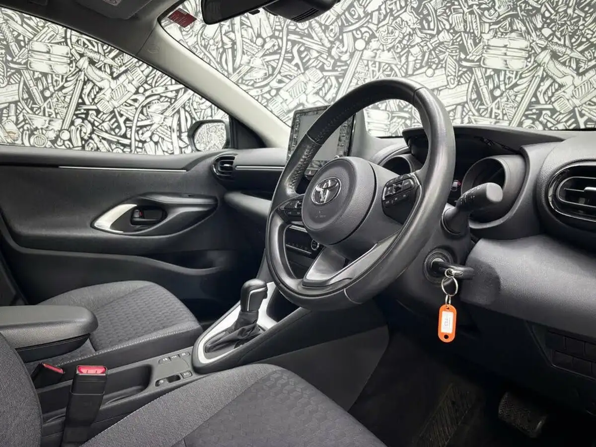 2021-toyota-yaris-15-vvt-i-design-big-23