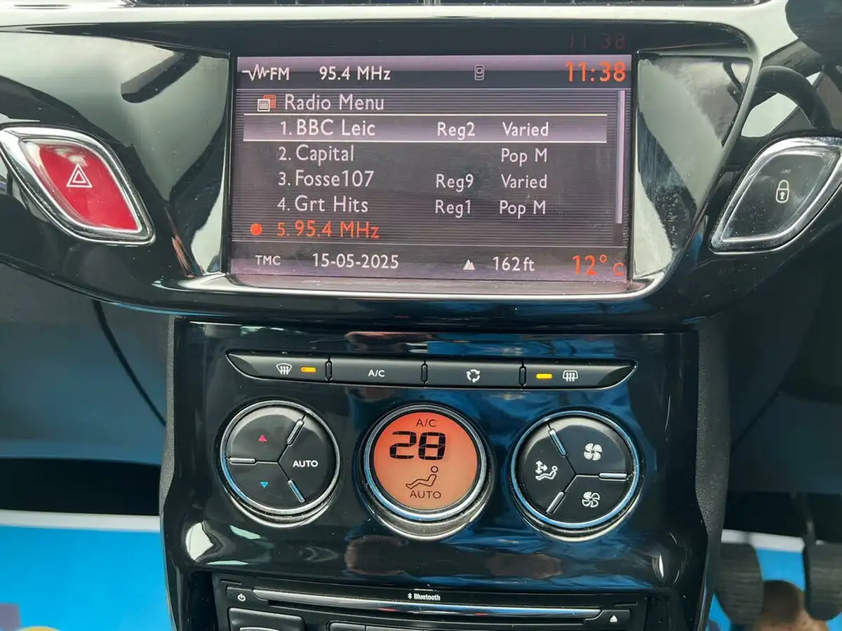 2011-citroen-c3-14-connexion-big-17