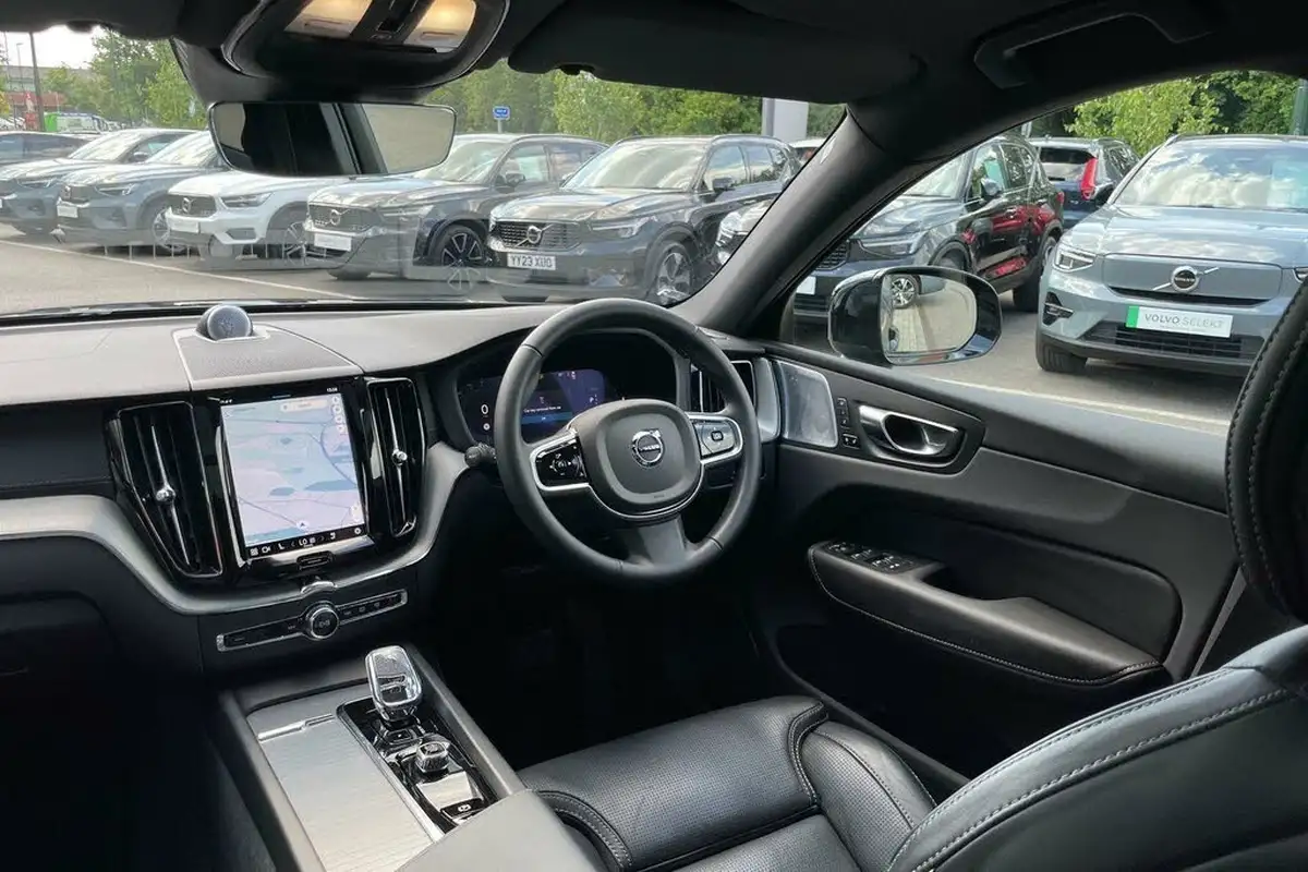 2024-volvo-xc60-20-t8-ultra-black-edition-big-31