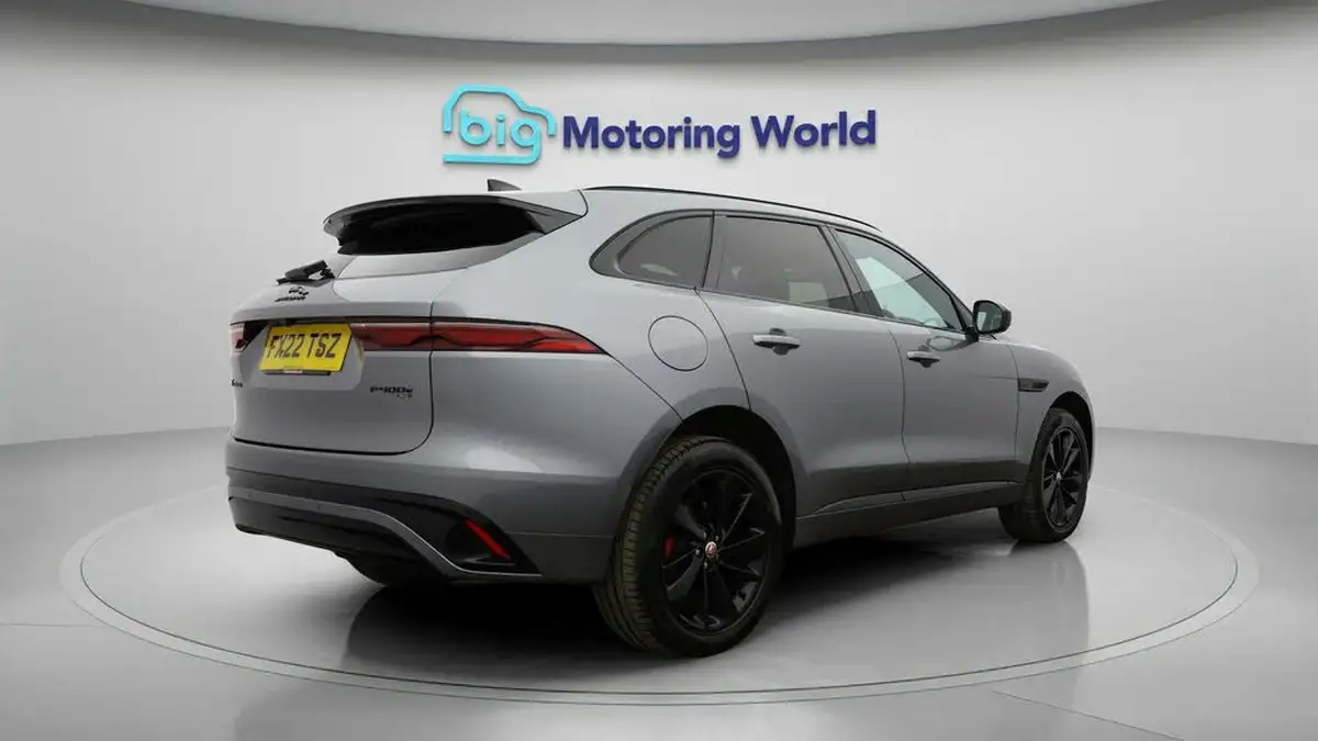 2022-jaguar-f-pace-20-p250-r-dynamic-black-big-6