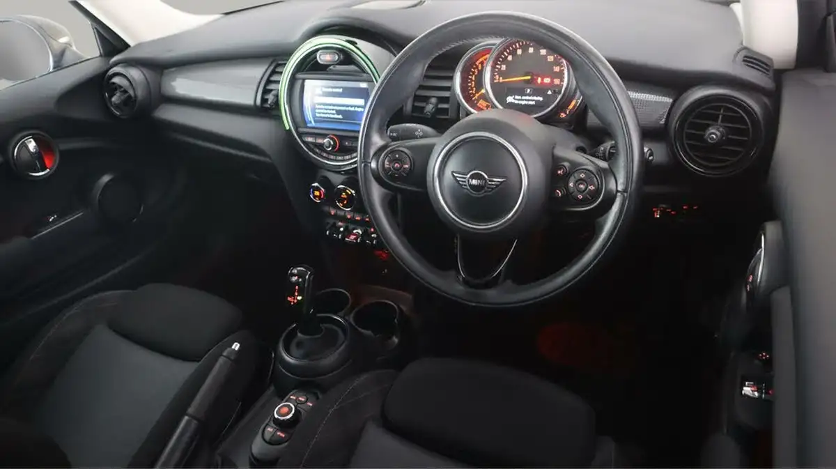 2018-mini-cooper-15-cooper-ss-hatchback-3d-auto-big-9