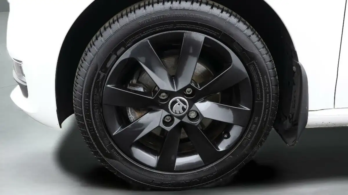 2019-skoda-citigo-10-colour-edition-5d-big-17