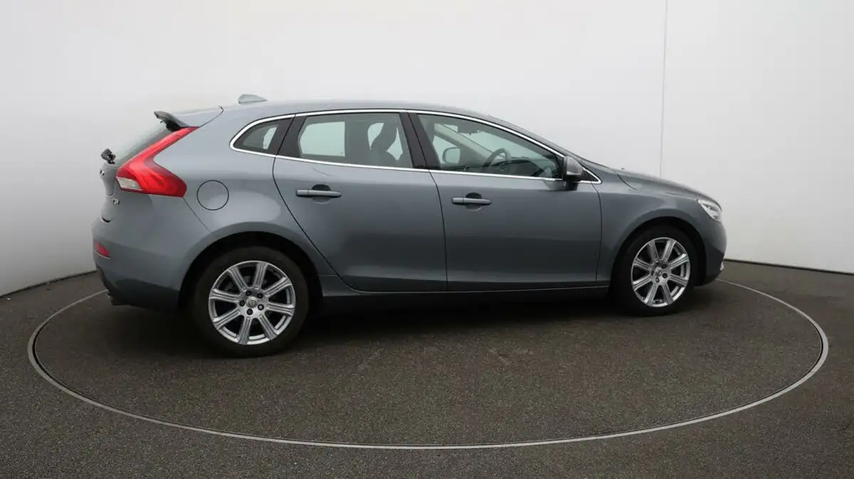 2018-volvo-v40-15-t3-inscription-big-49