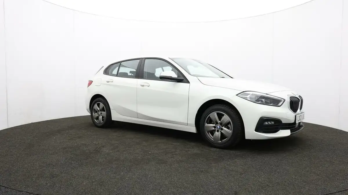 2021-bmw-1-series-15-118i-se-lcp-big-44