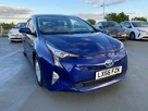 2016-toyota-prius-small-5