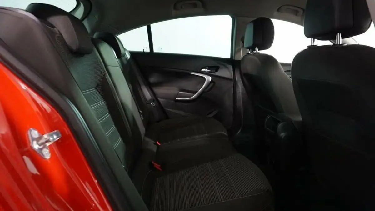 2016-vauxhall-insignia-20cdti-sri-nav-ecoflex-ss-hatchback-5d-big-17
